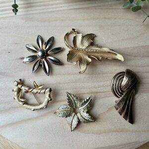 Vintage Leaf Brooches Maple Oak Rhinestones Textured Gold Tone 1 Signed Lot Of 5